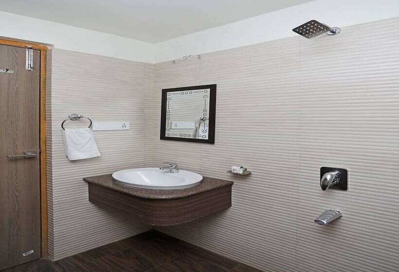 בית מלון כפרי Oyo 11973 Badri Palace