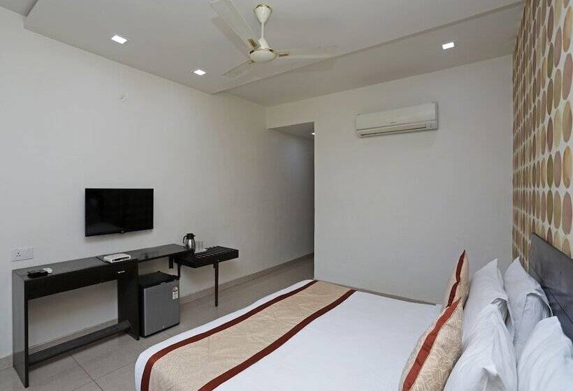 בית מלון כפרי Oyo 11973 Badri Palace