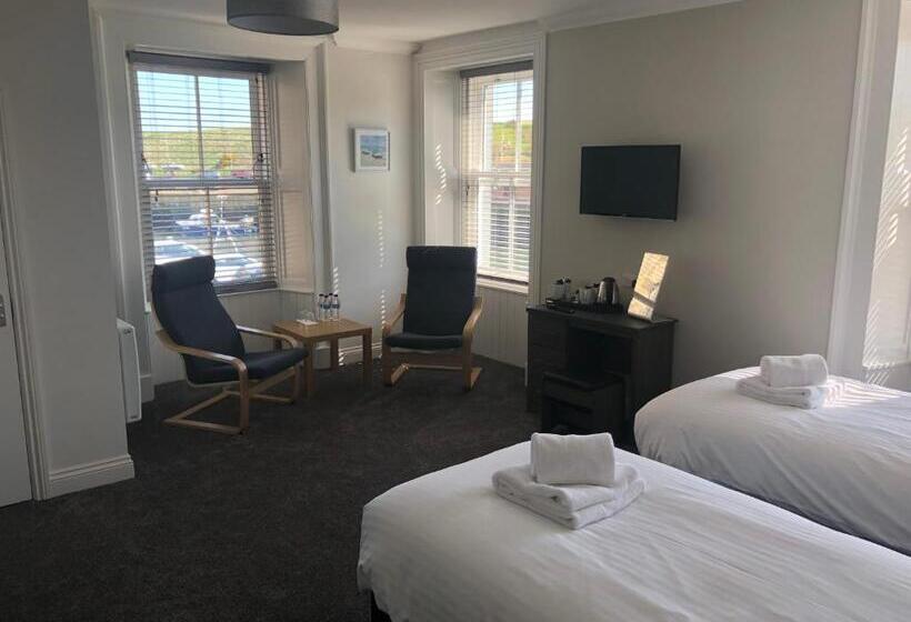 Отель The Ships Quarters