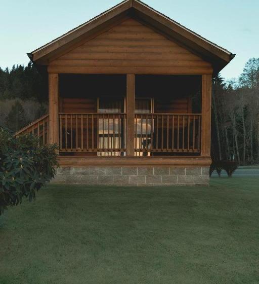 فندق على الطريق The Waterfront At Potlatch