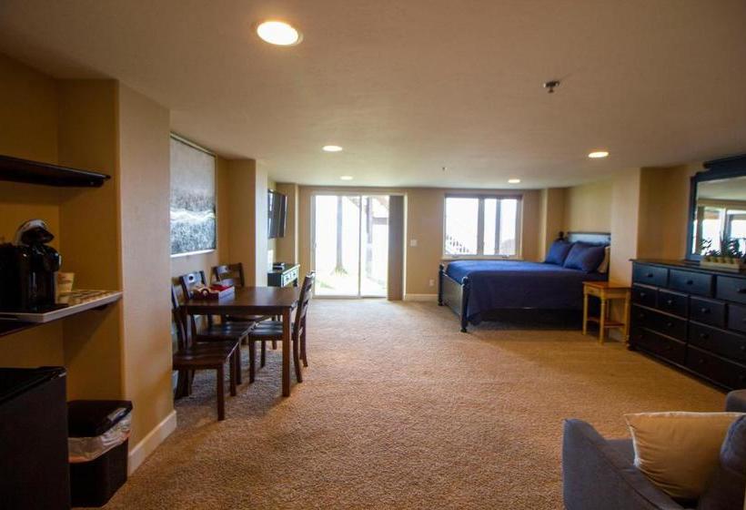 Otter Beach Lodges