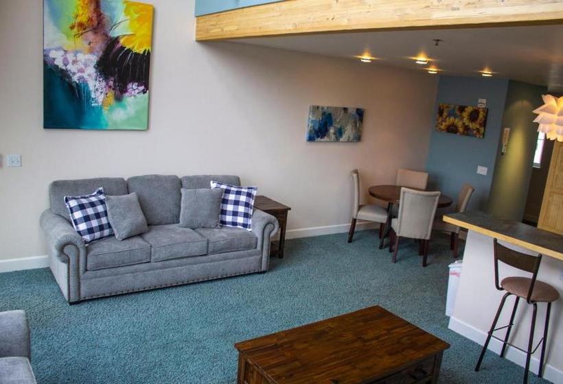 Otter Beach Lodges