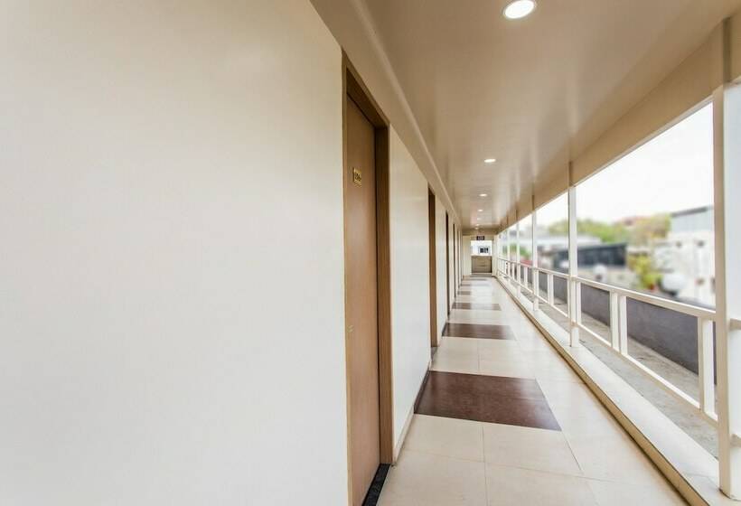 Oyo 11929 Hotel Ridhi Sidhi