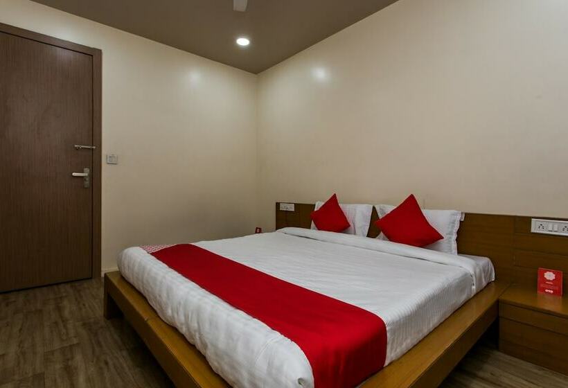 Oyo 11929 Hotel Ridhi Sidhi