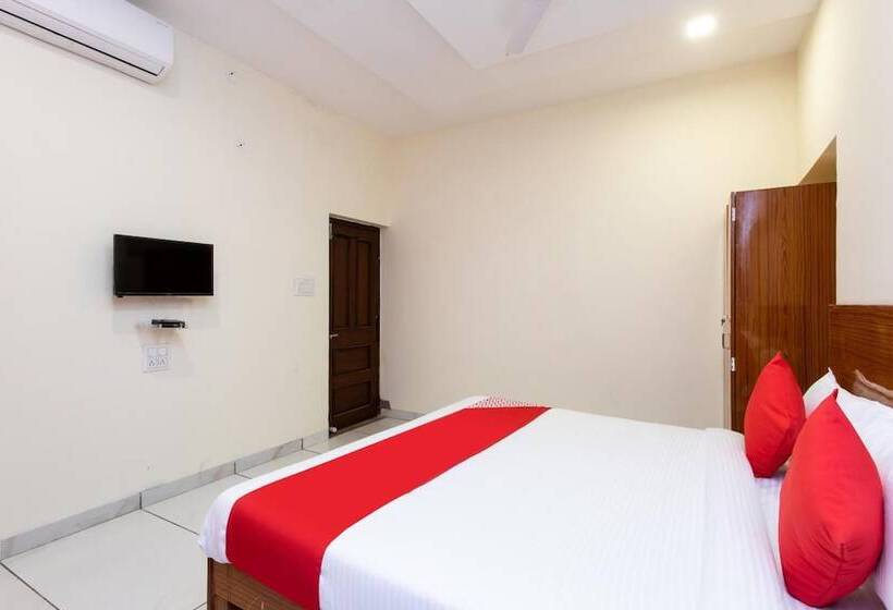 Oyo 11929 Hotel Ridhi Sidhi