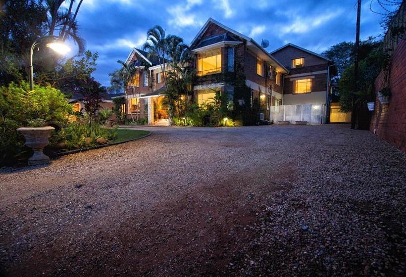 Пансион Hilltop Manor Bed And Breakfast