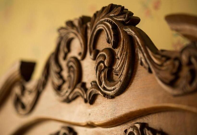 Ringling House Bed & Breakfast