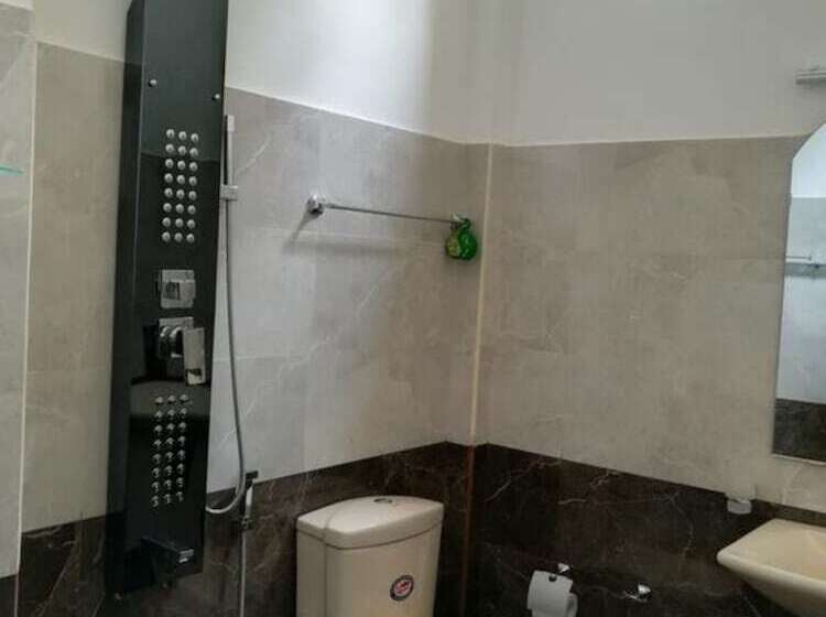 הוסטל Sea Breeze