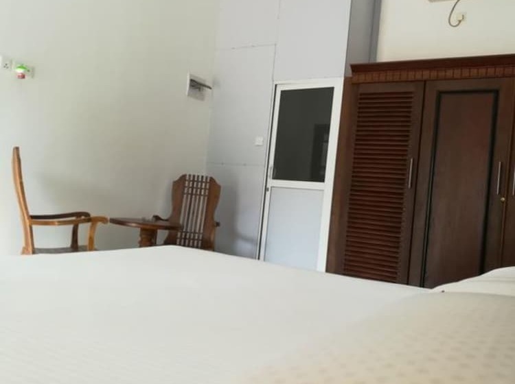 הוסטל Sea Breeze