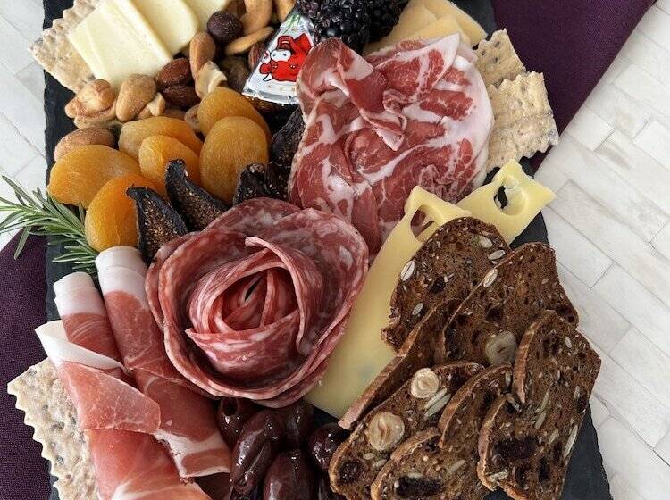 민박 The Morris Estate