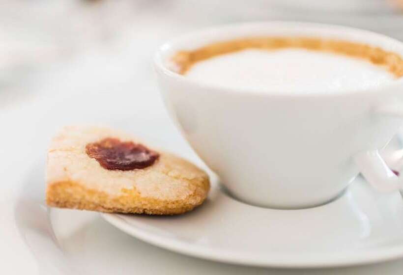 هتل Cafe Bleu Relais