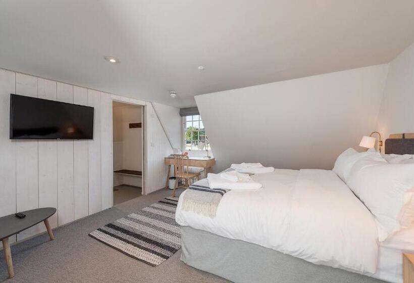 هتل Rooms By Bistrot Pierre