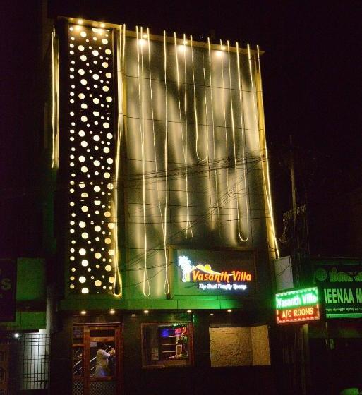 호텔 Vasanth Villa