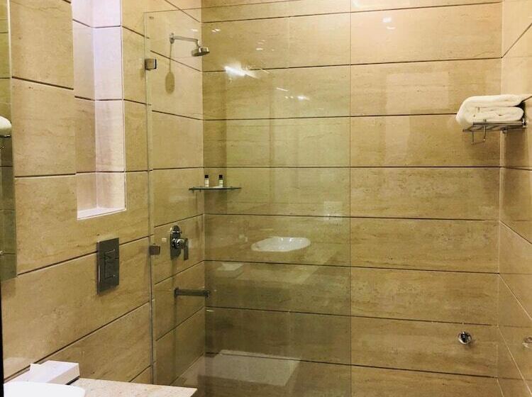 Vivid Boutique Hotel, Medanta, Gurugram