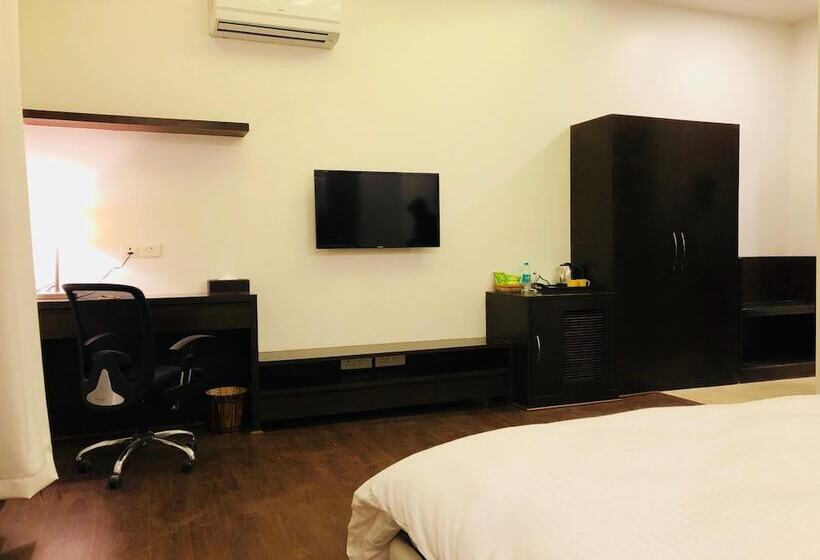 Vivid Boutique Hotel, Medanta, Gurugram