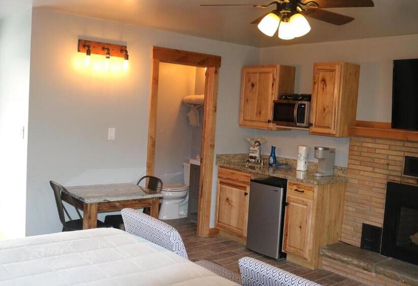 מוטל Columbine Inn