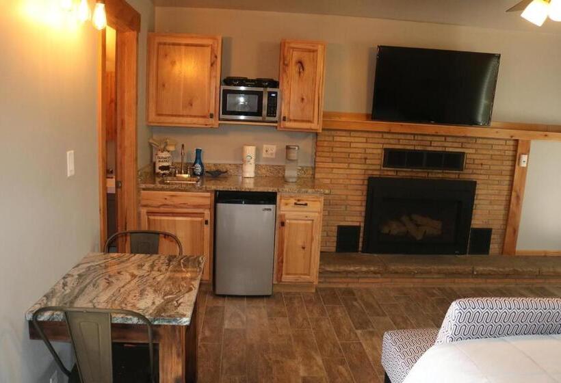 מוטל Columbine Inn