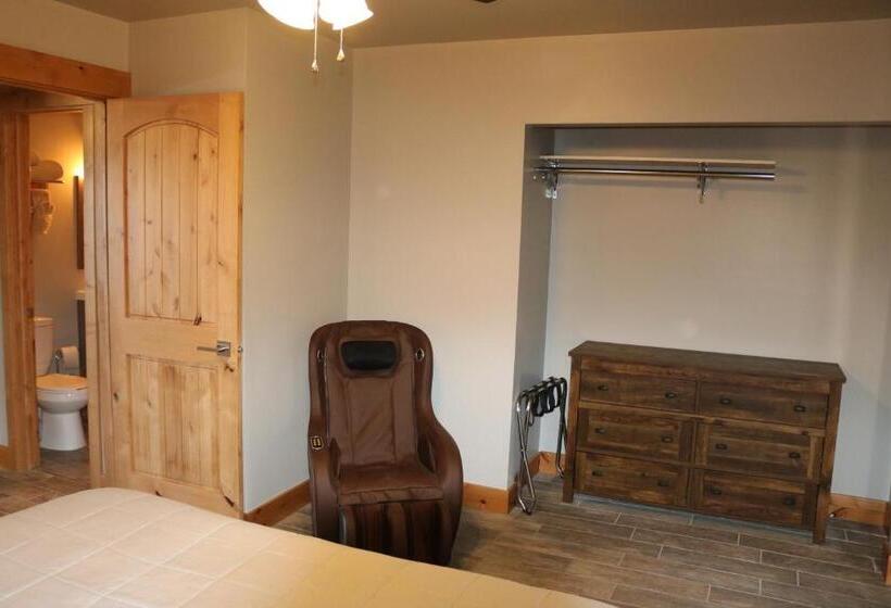 מוטל Columbine Inn