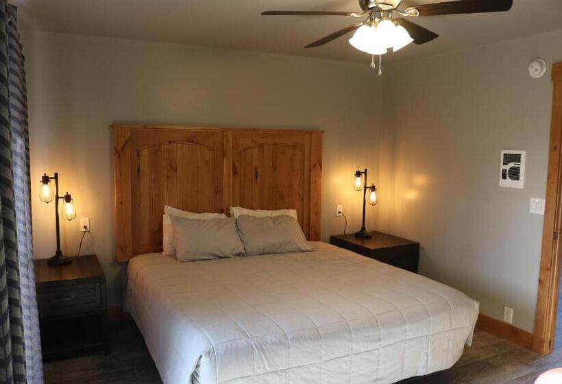 מוטל Columbine Inn