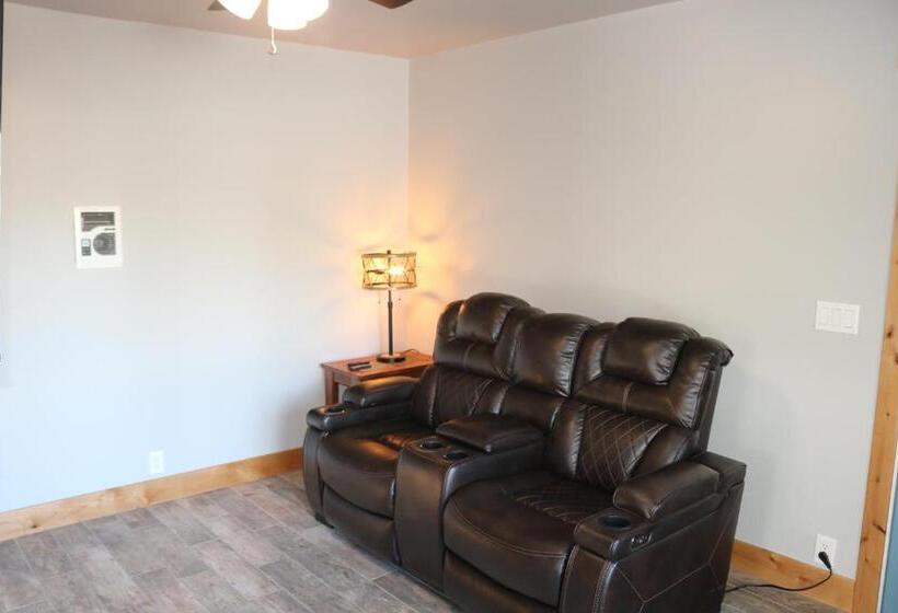 מוטל Columbine Inn