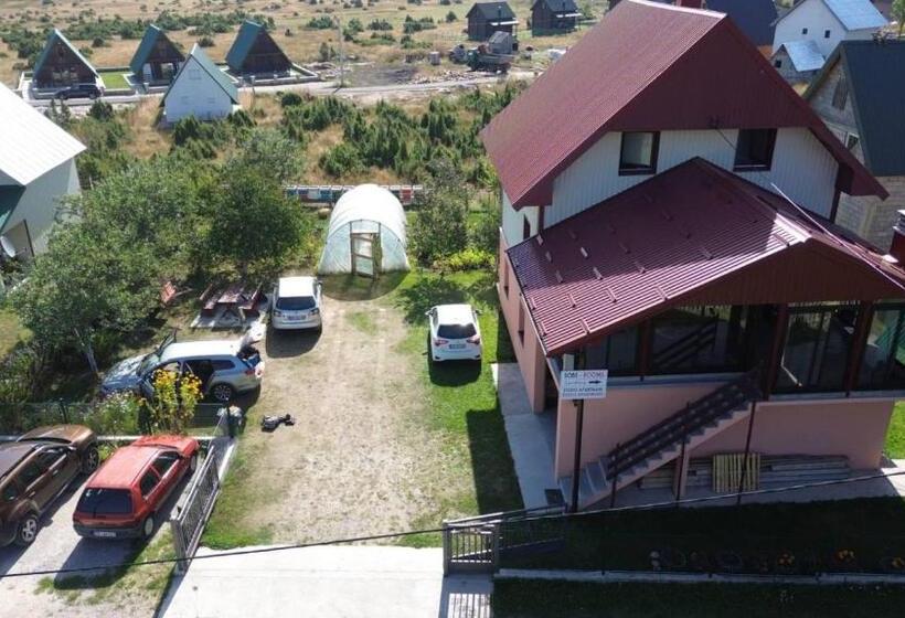 پانسیون Deluxe Studio & Rooms Zarubica