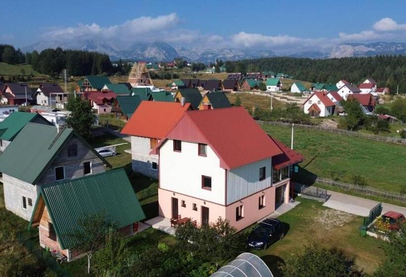 پانسیون Deluxe Studio & Rooms Zarubica