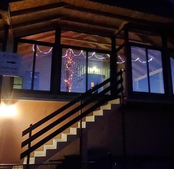 پانسیون Deluxe Studio & Rooms Zarubica