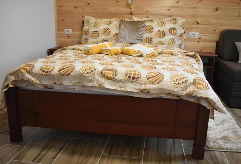 پانسیون Deluxe Studio & Rooms Zarubica