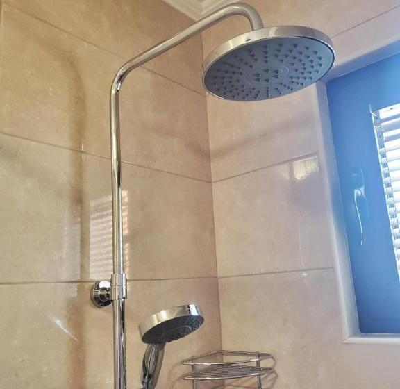 پانسیون Deluxe Studio & Rooms Zarubica