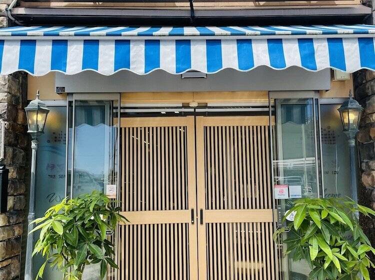 بنسيون Hostel And Cafe Izu No Umi