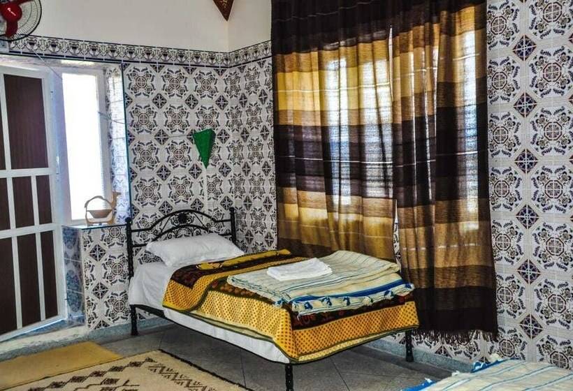 פנסיון Riad Iriki