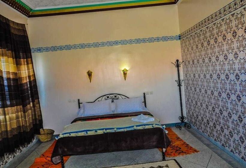 פנסיון Riad Iriki