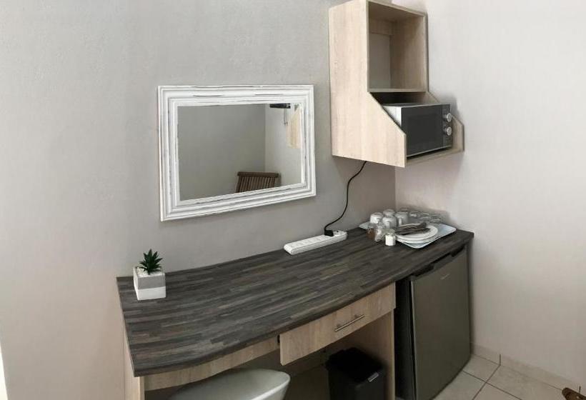 بنسيون Sandstone