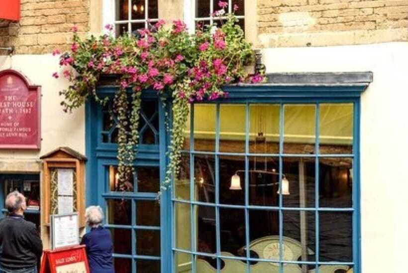 ユースホステル The Black Fox