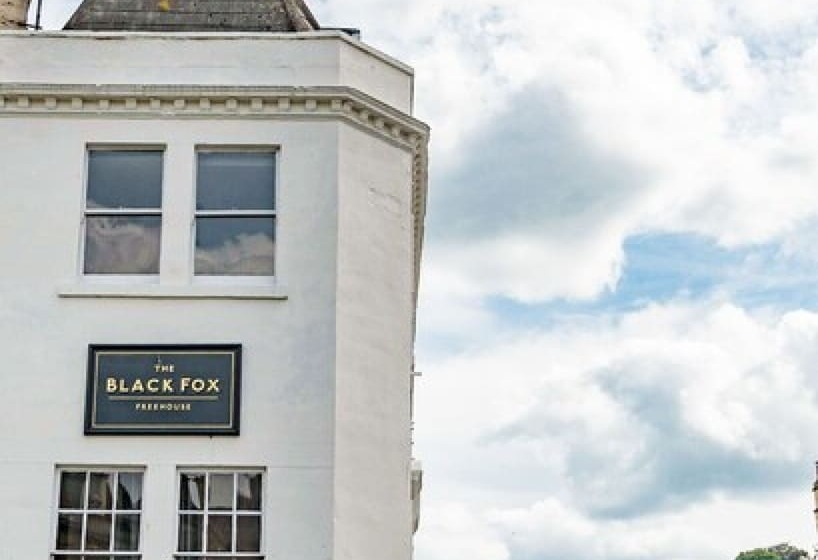 ユースホステル The Black Fox