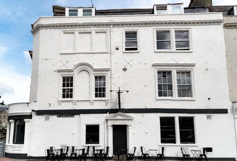 ユースホステル The Black Fox