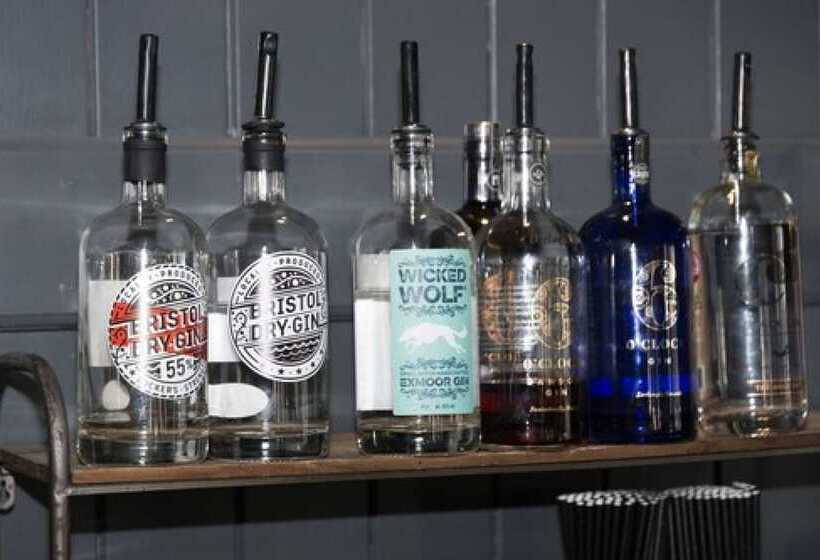 ユースホステル The Black Fox