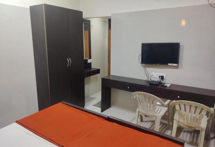 Hotel Sarada Nivas