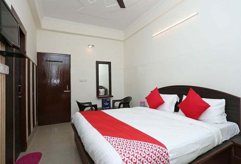 Oyo 11623 Hotel Shiva Palace