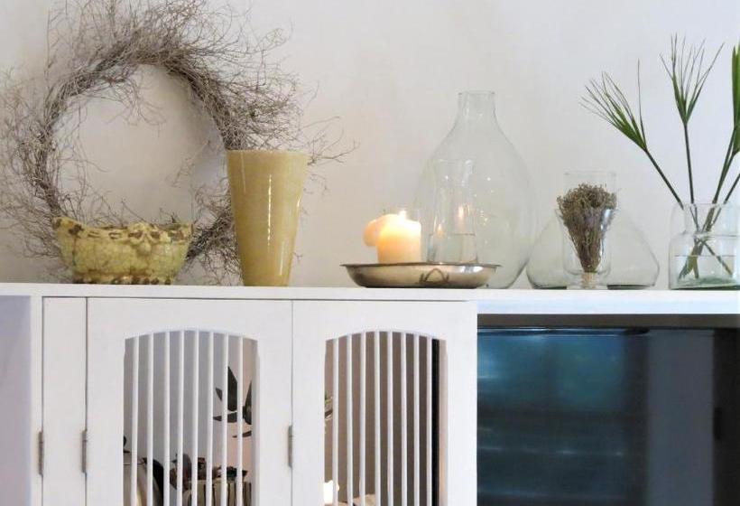 膳宿费 Forty Trees