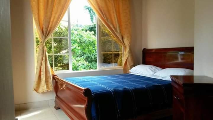 پانسیون Hostal Casa Cultural Mindo