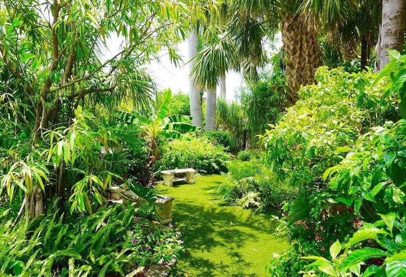 Riverside Apartments By The Beach