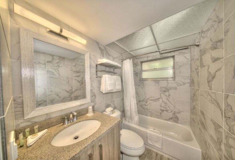 Riverside Apartments By The Beach