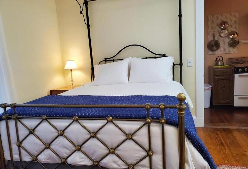 فندق صغير Harbourside Inn