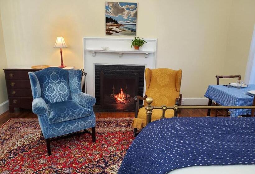 فندق صغير Harbourside Inn