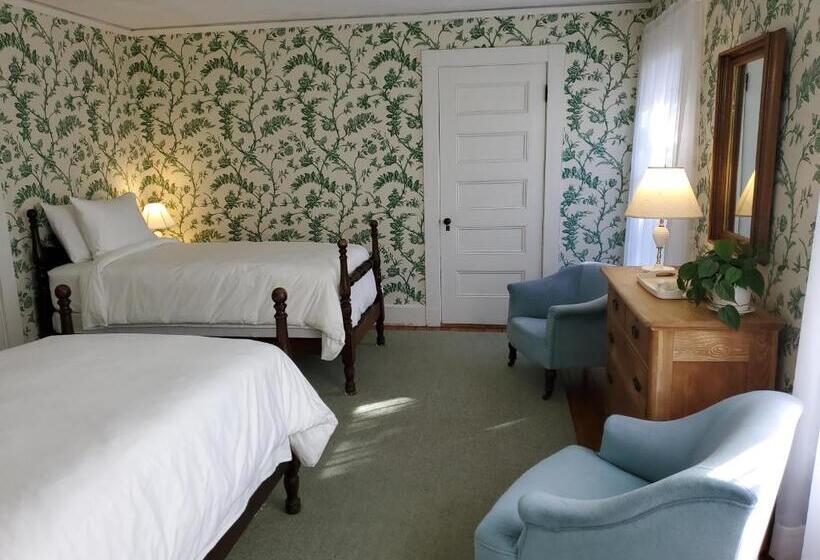 فندق صغير Harbourside Inn