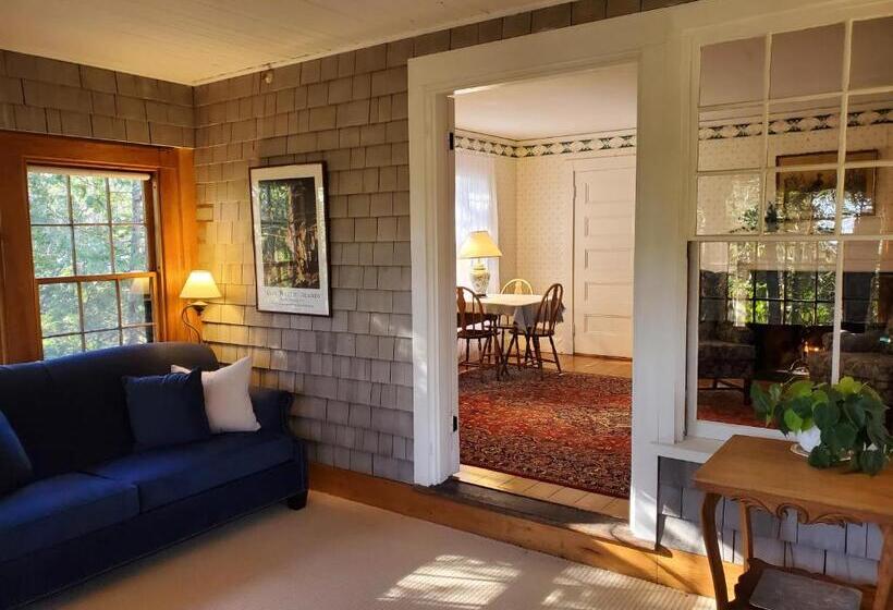 فندق صغير Harbourside Inn