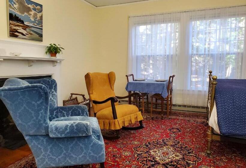 فندق صغير Harbourside Inn