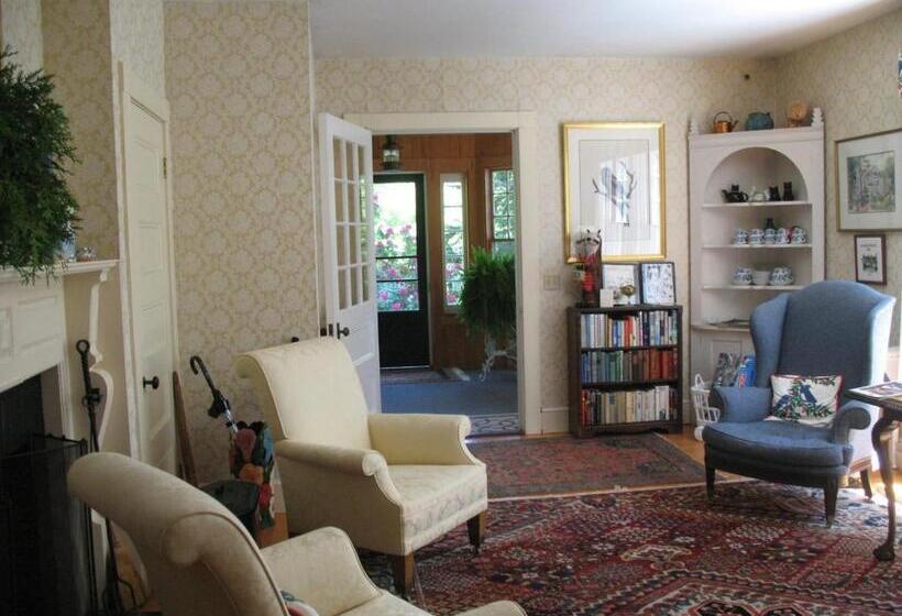 فندق صغير Harbourside Inn