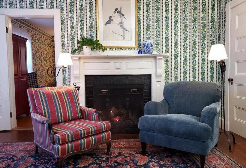 فندق صغير Harbourside Inn